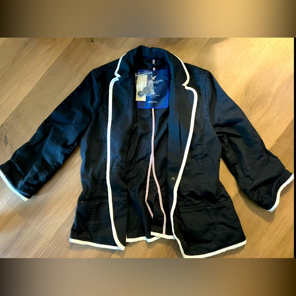 NWT Women’s Size M American Eagle Blazer - Black with White Trim, 100% cotton